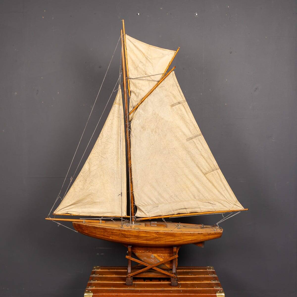 Vintage 20thC English Carved Hull Pond Yacht c.1930
