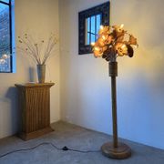 Lampadaire en orme motifs « fleurs », années 70