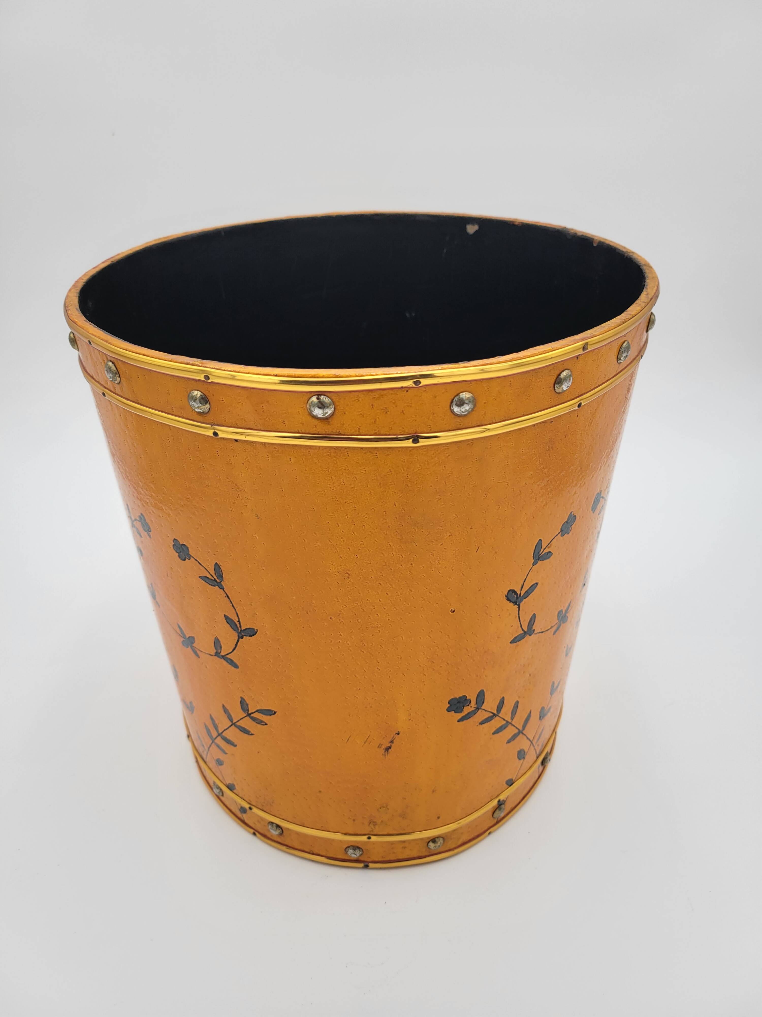 Corbeille à papier en bois à décor floral