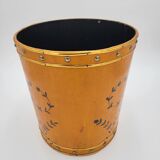 Wooden wastebasket with floral decoration