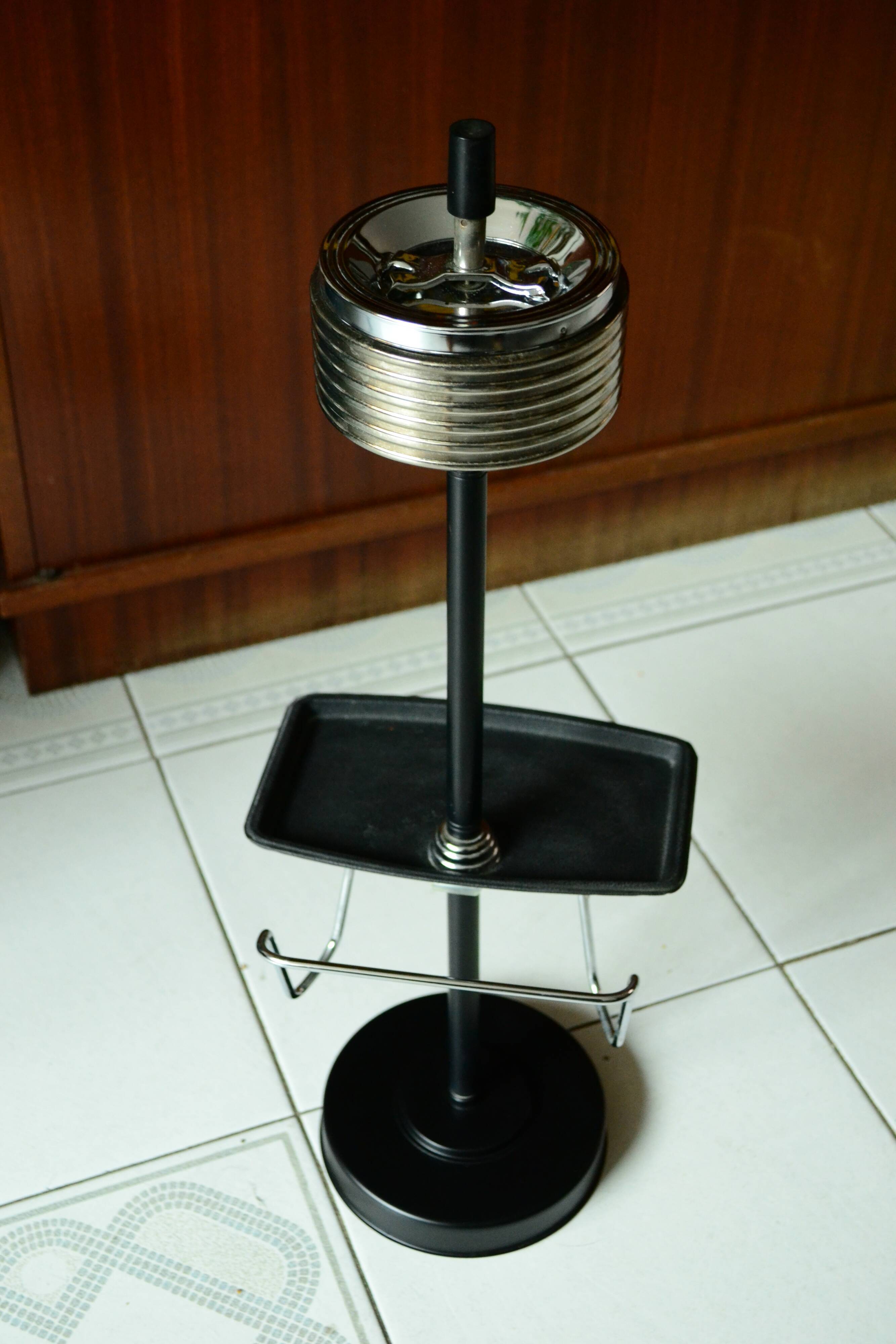 Ashtray on foot 70 years with magazine rack