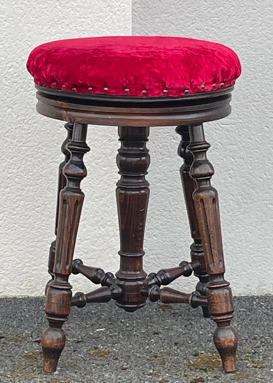 Napoleon III piano stool