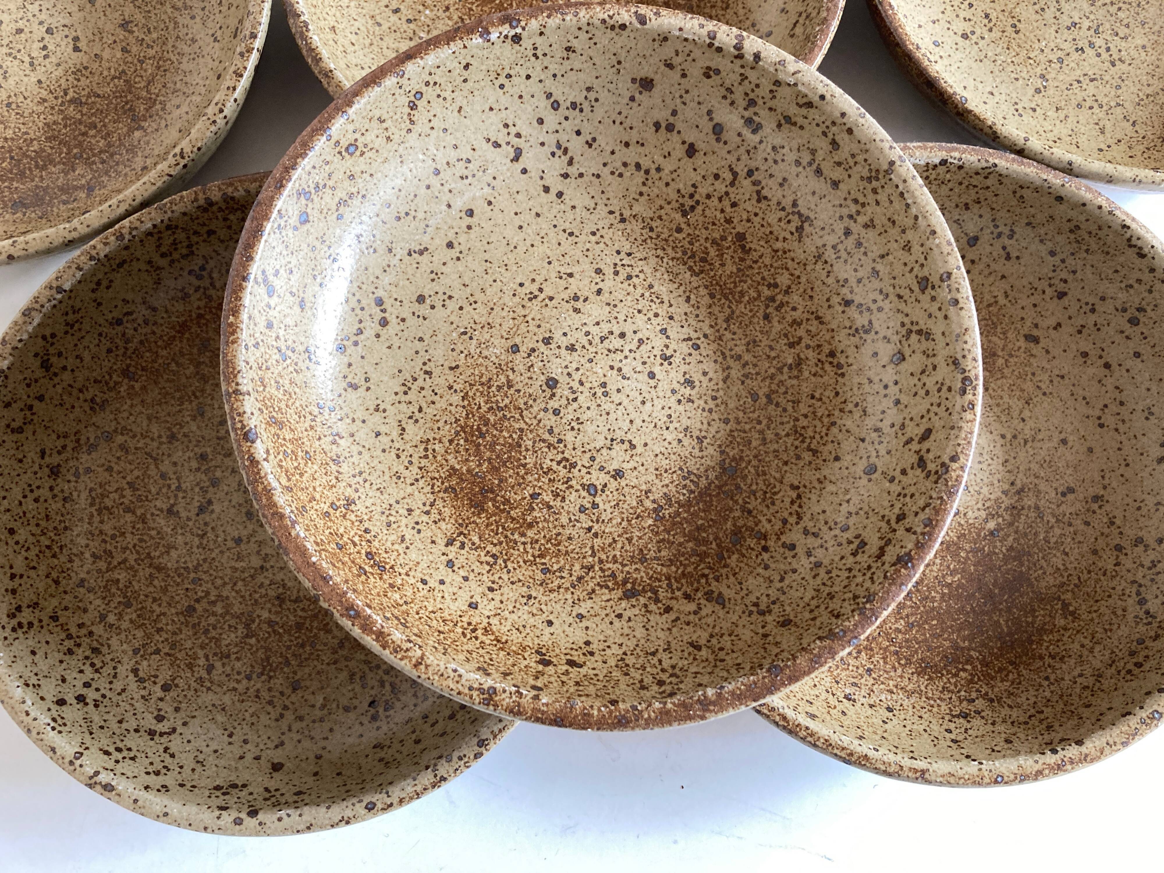 Set de 6 assiettes calotte en grès de potier