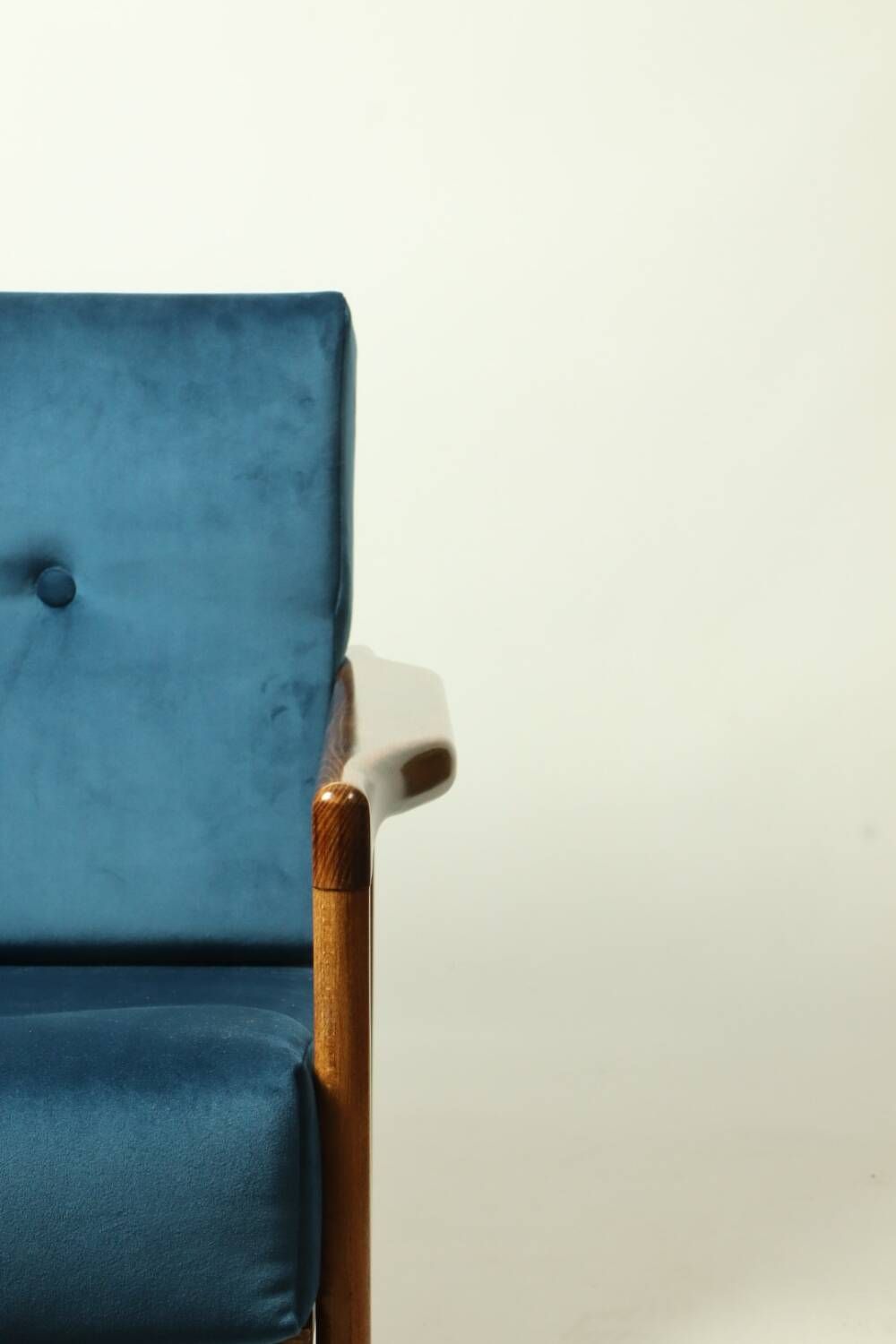 Fauteuil scandinave bleu marine velvet 1965  Z. Baczyk design chaise de salon