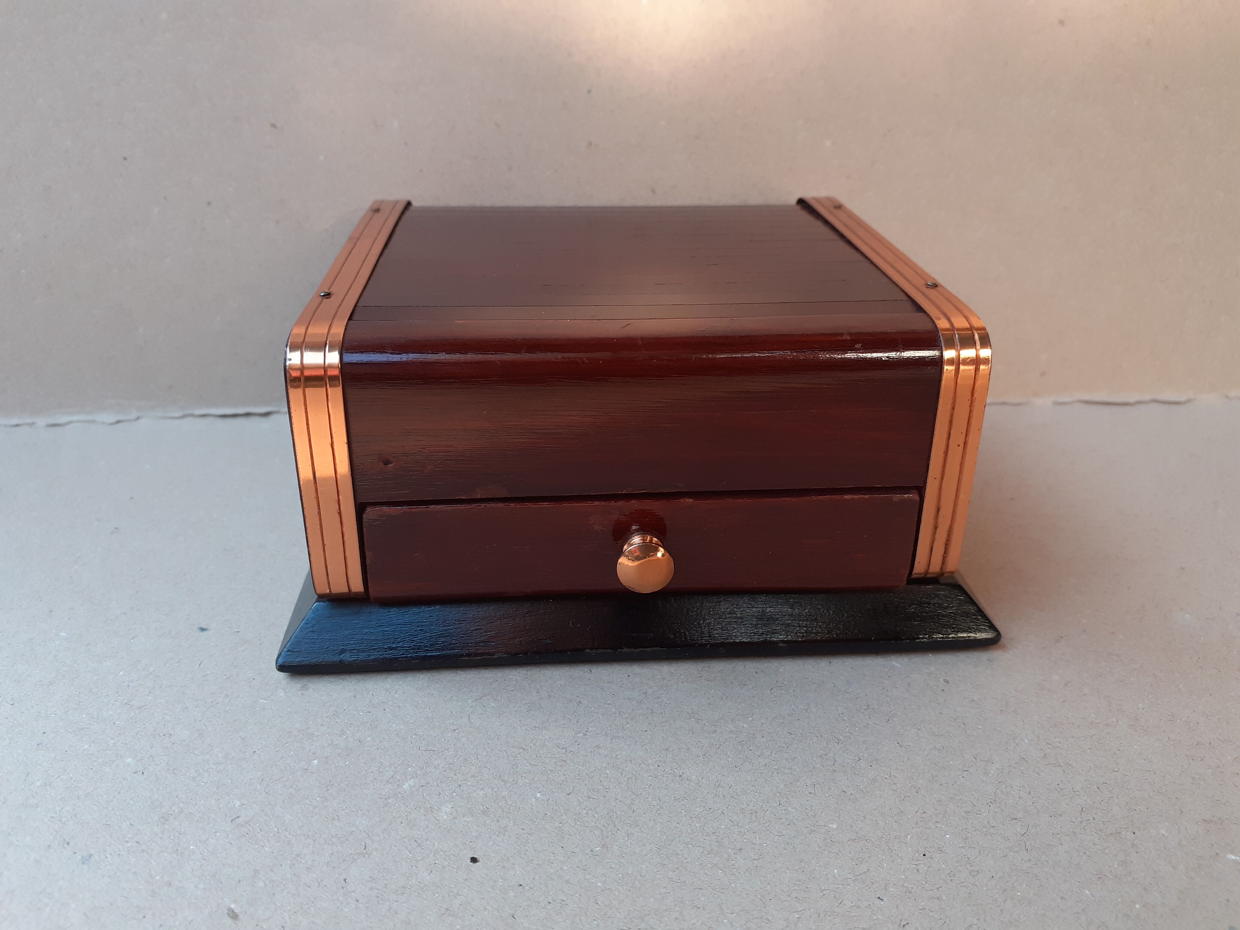 Vintage cigarette dispenser