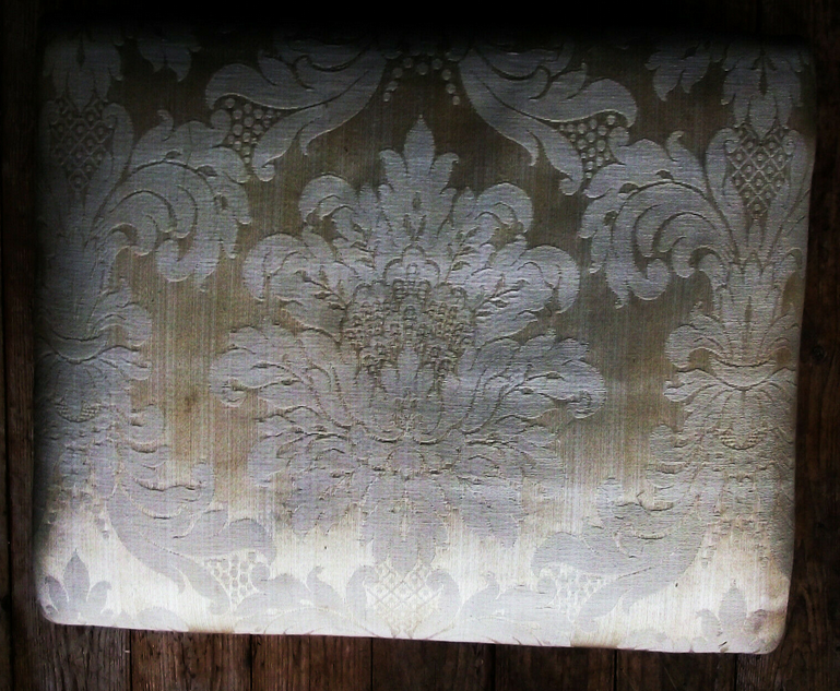 Foot stool in walnut, Louis-Philippe period style