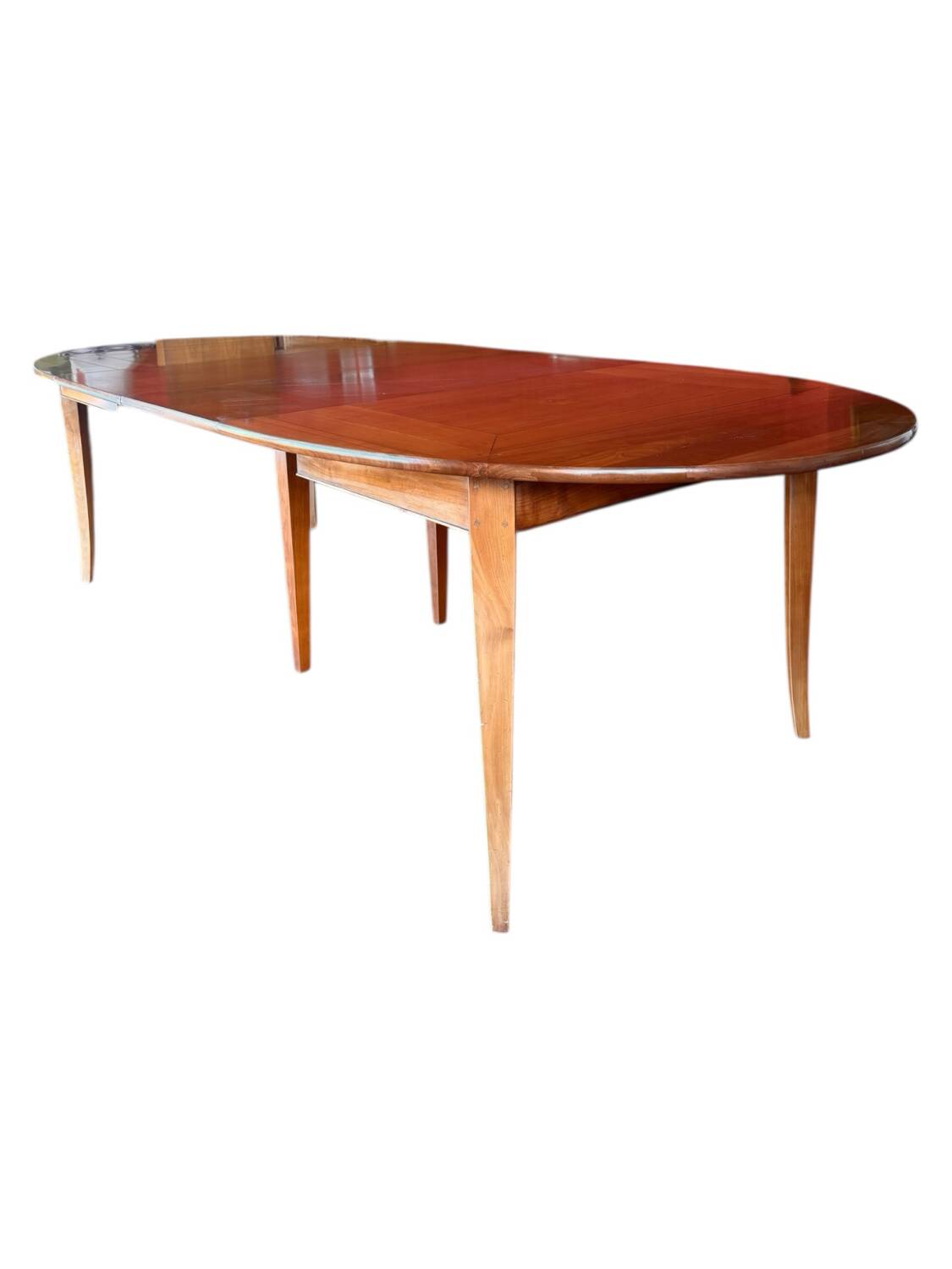 Extendable dining table