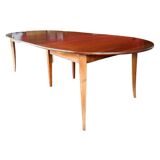 Extendable dining table