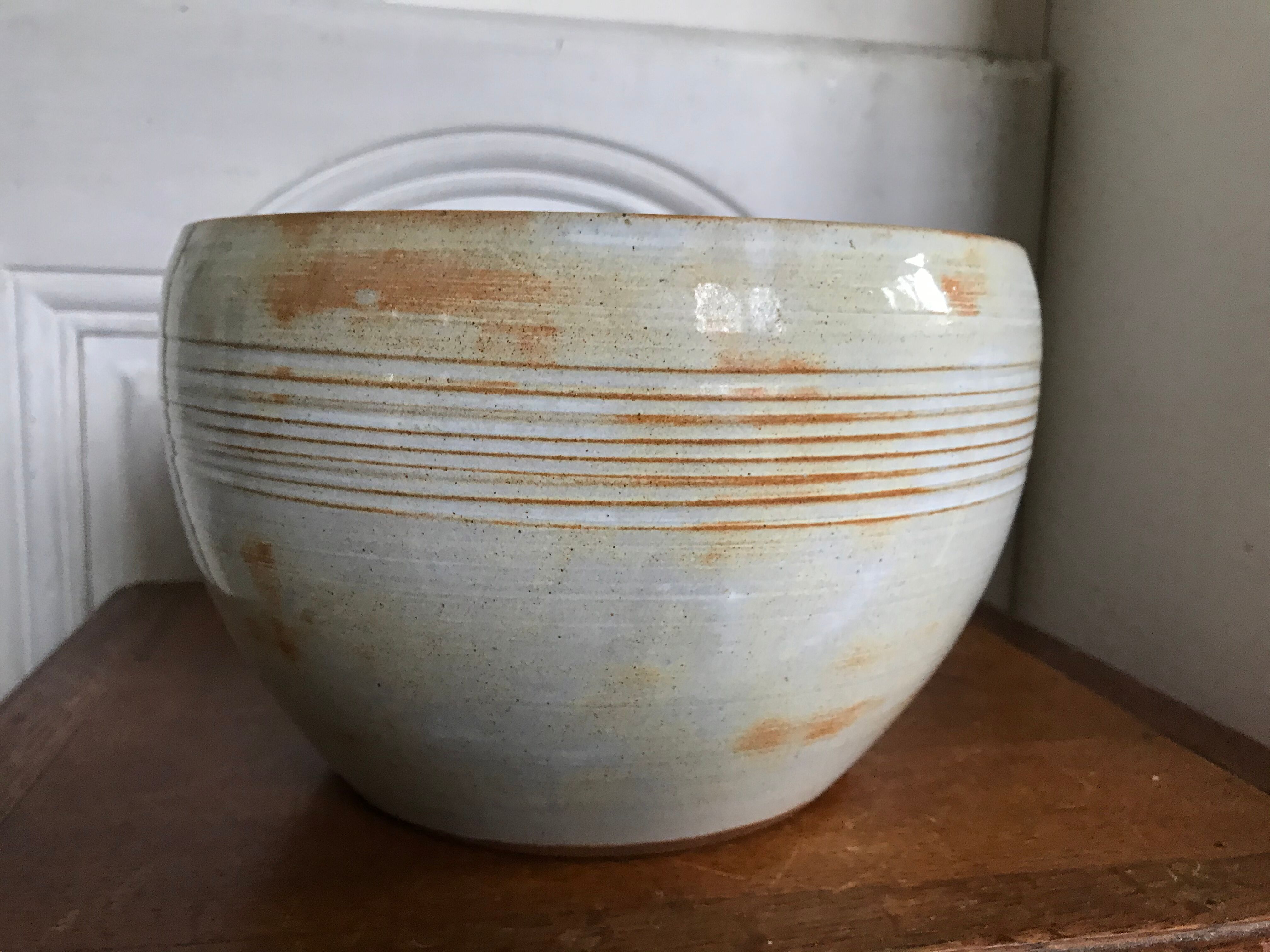 Cache pot in vintage sandstone