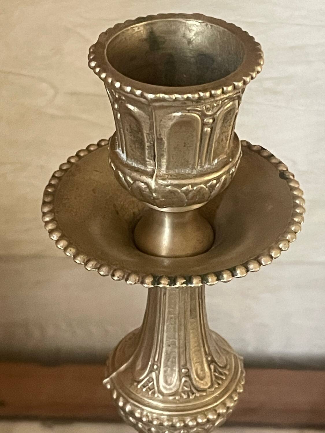 Paire de bougeoirs en laiton