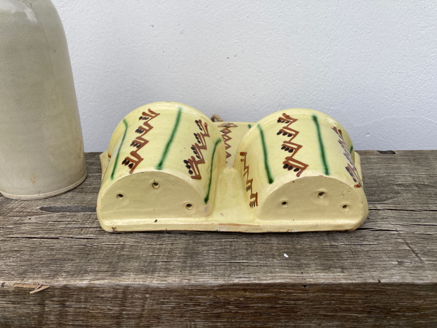 Wall-mounted planter or cutlery drainer in yellow vintage ceramic