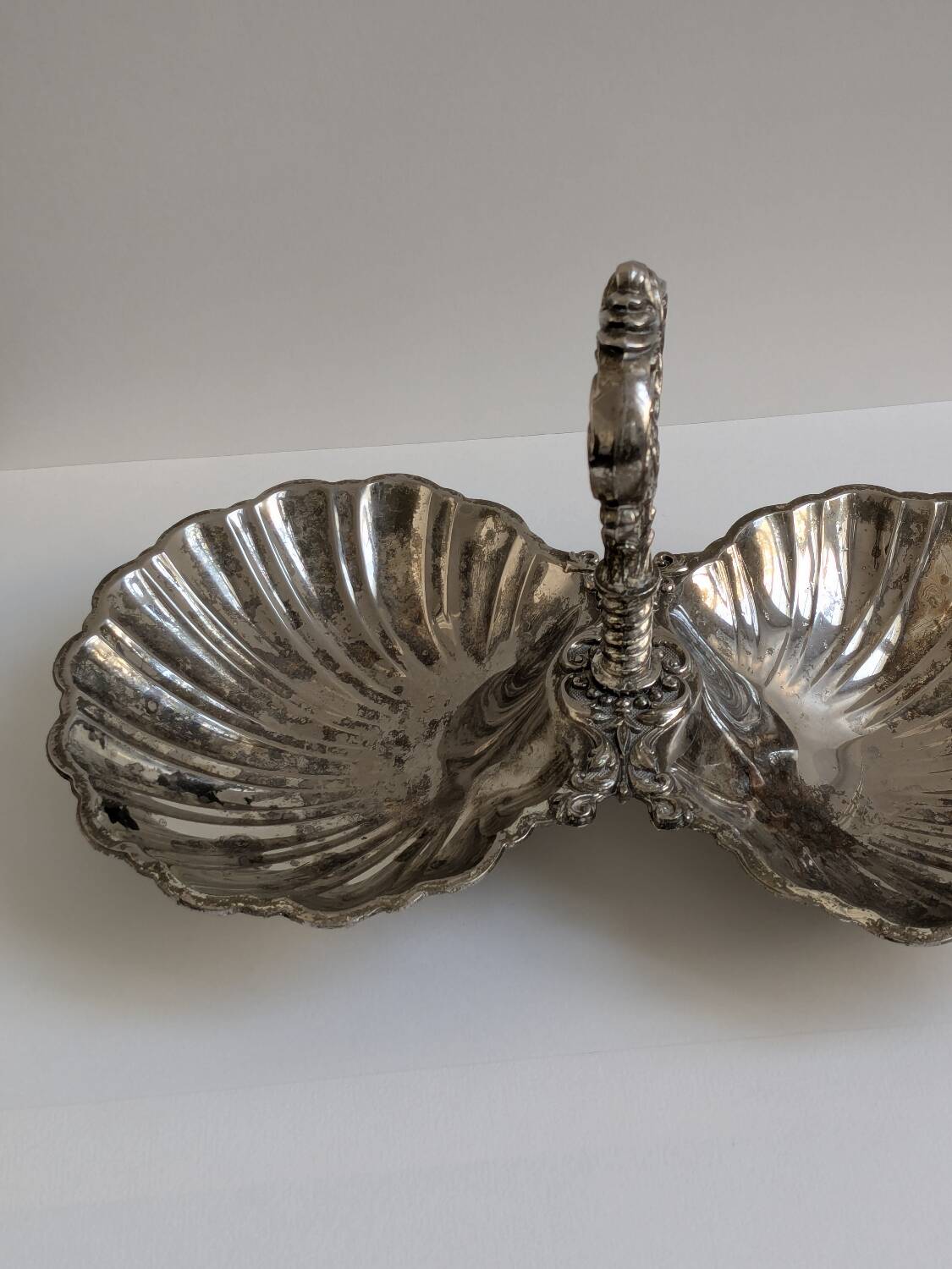 Vintage Double Shell Servant