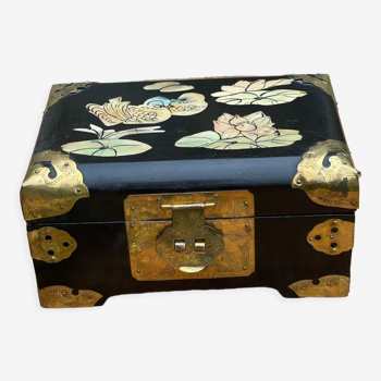 Vintage jewelry box China lacquered wood brass mother-of-pearl