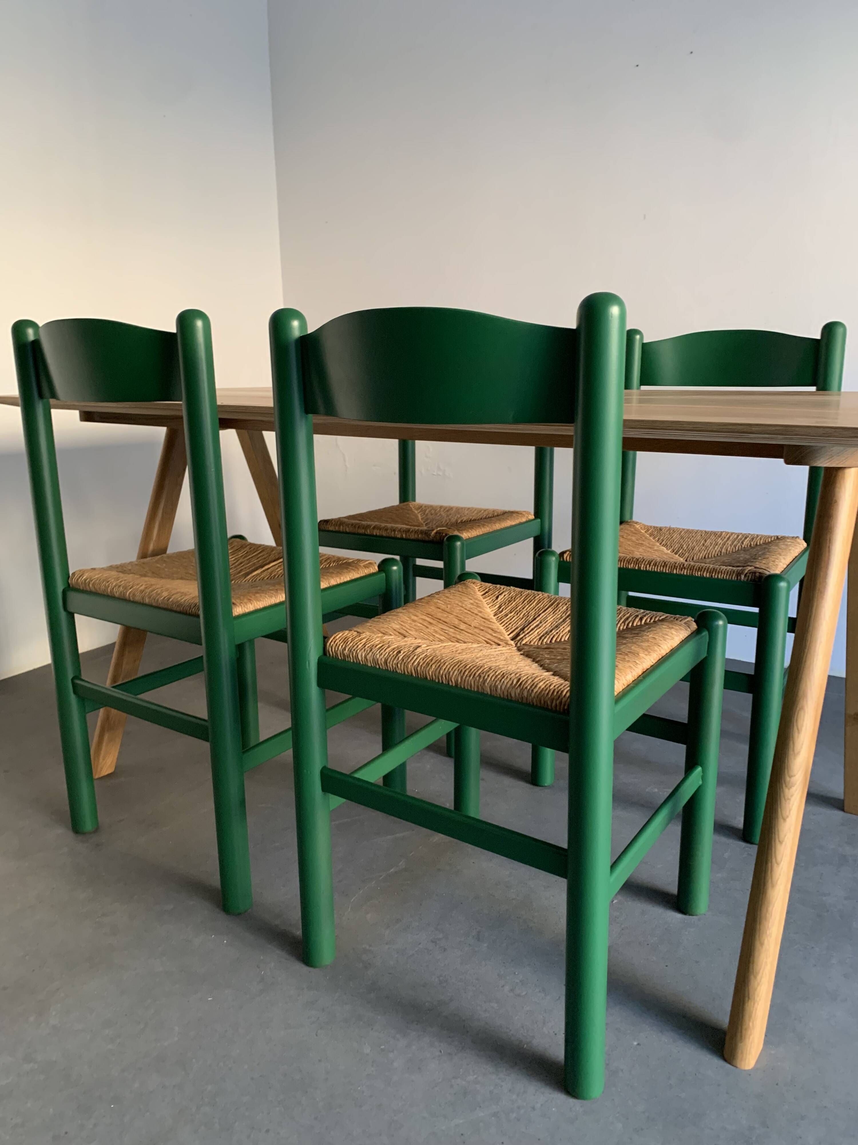 Série de 4 chaises en bois et paille