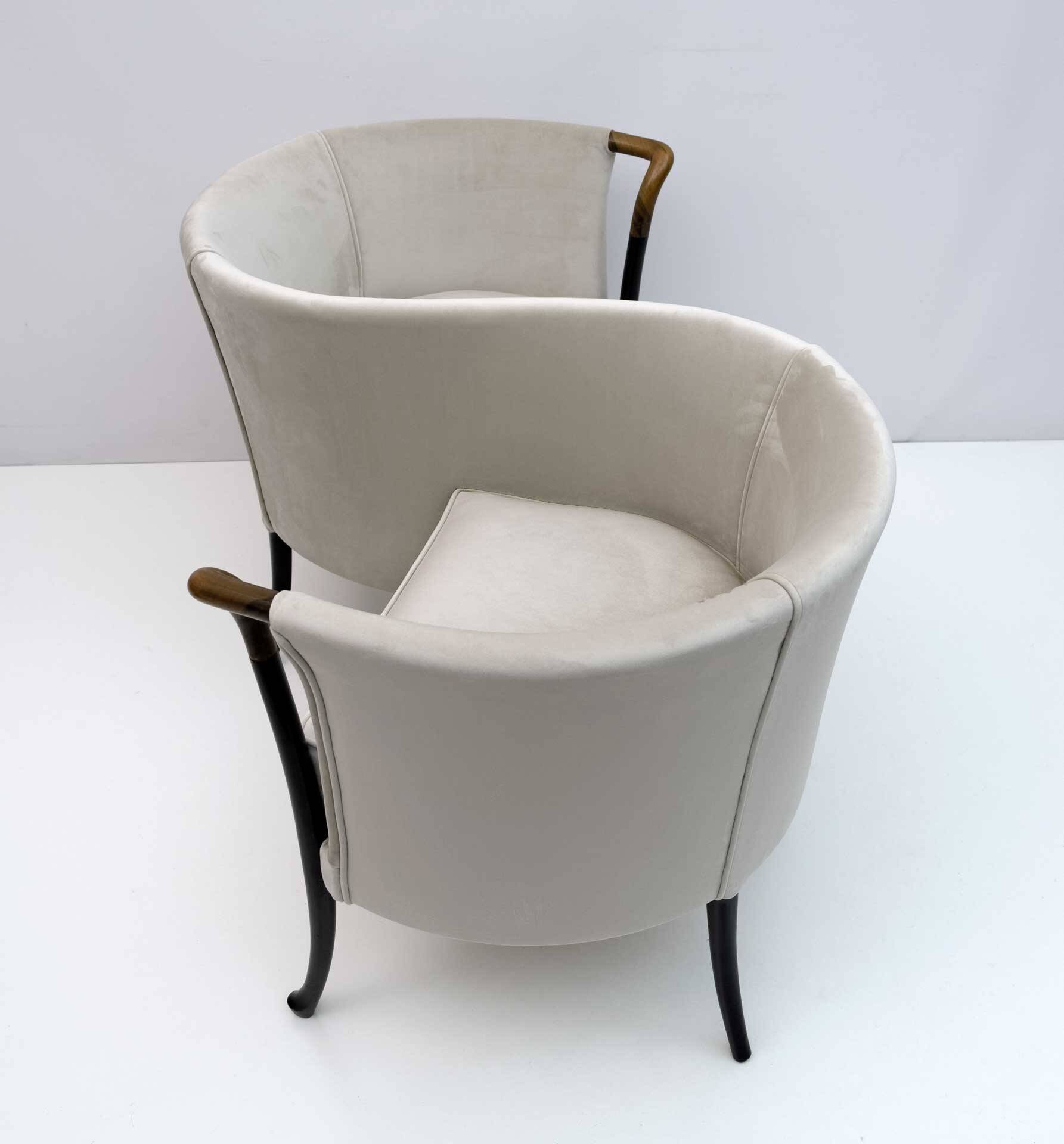 Rare Giorgetti Italian Velvet Conversation Sofa "Progetti", 1980s