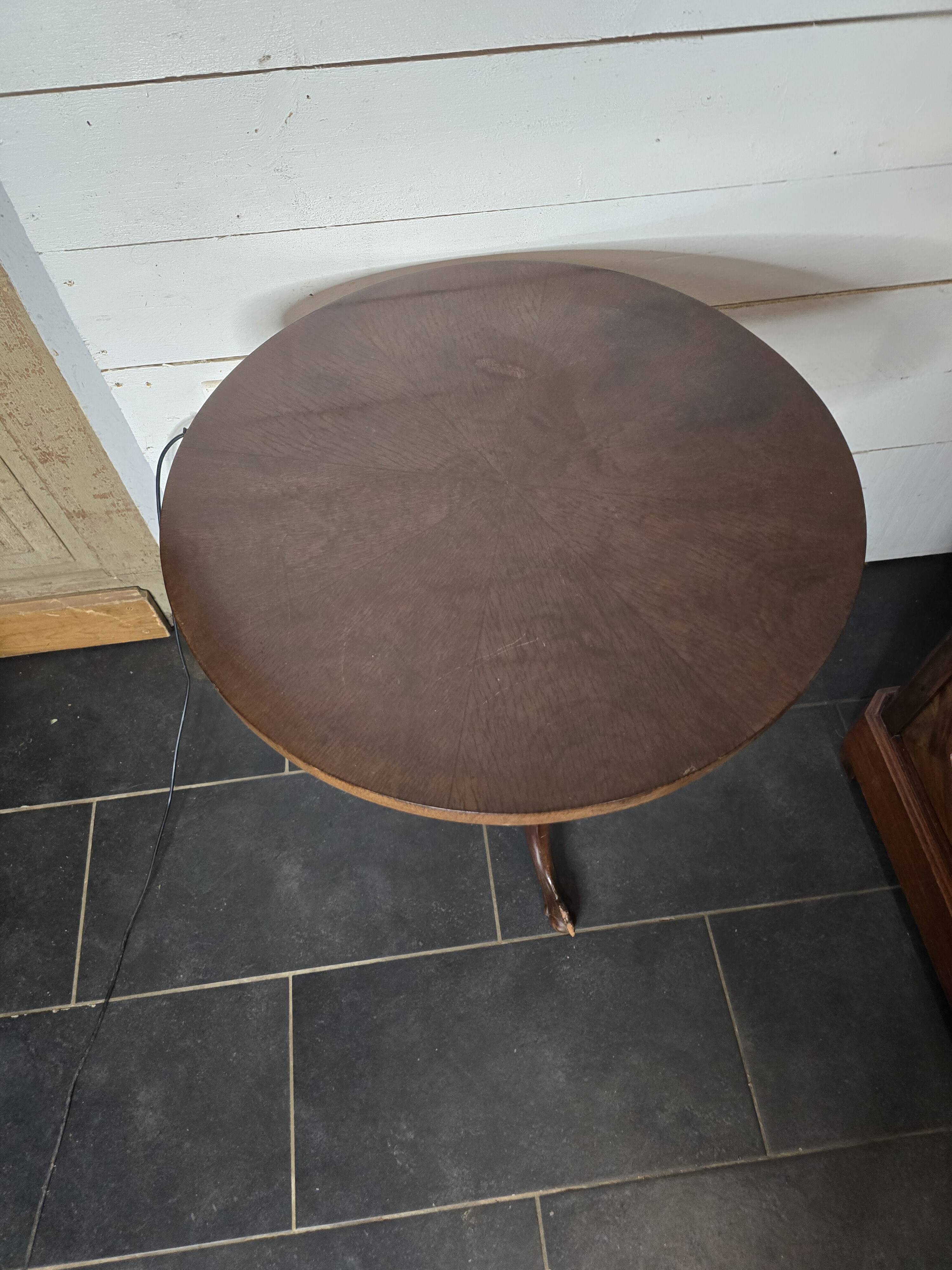 English Style Mahogany Pedestal Table