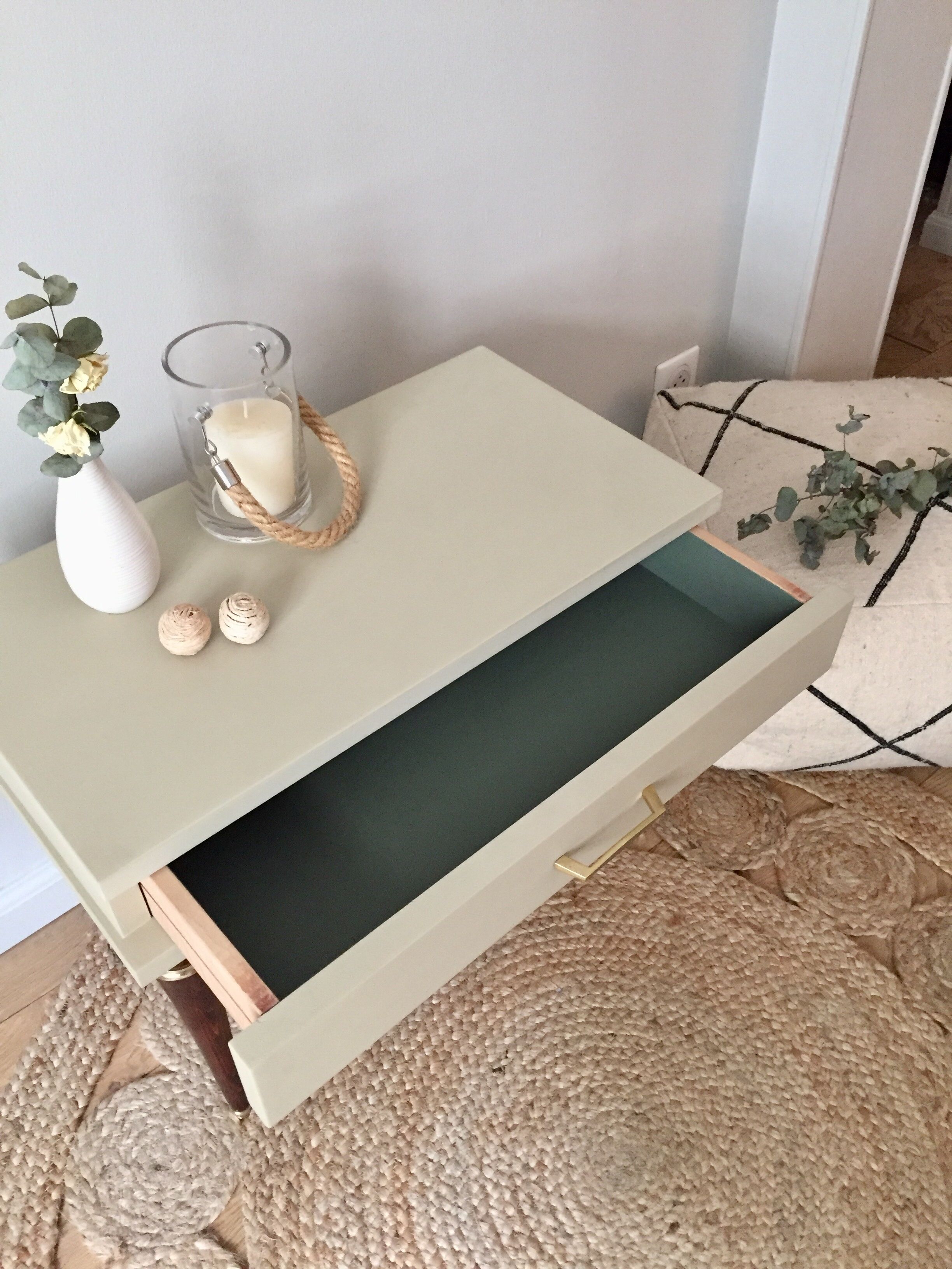 Bedside feet spindles