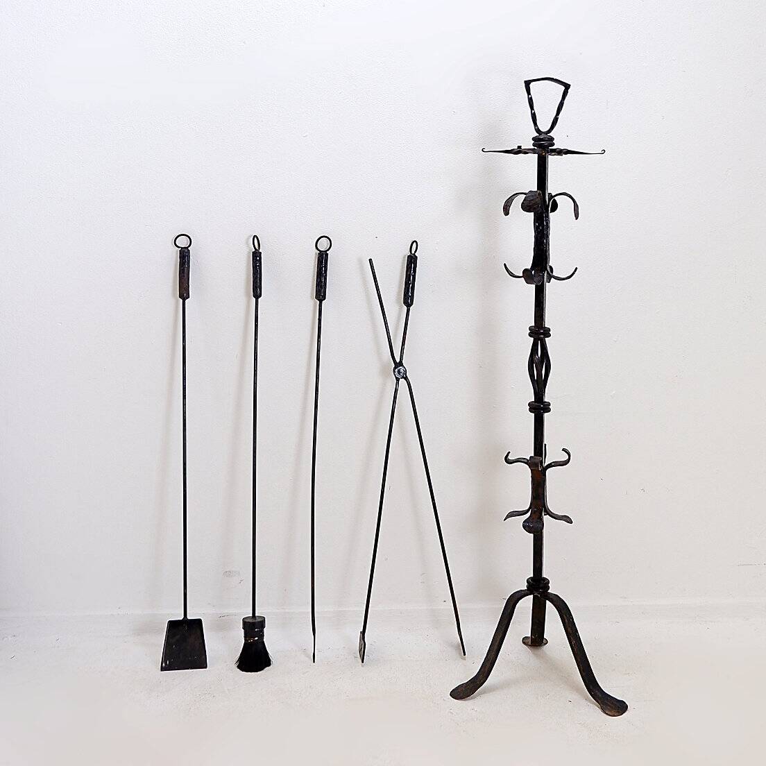 Large Wrought Iron Hammered Fireplace Tool Set: H 127cm