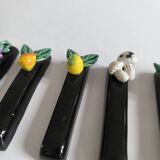 Set of 8 barbotine knife holders