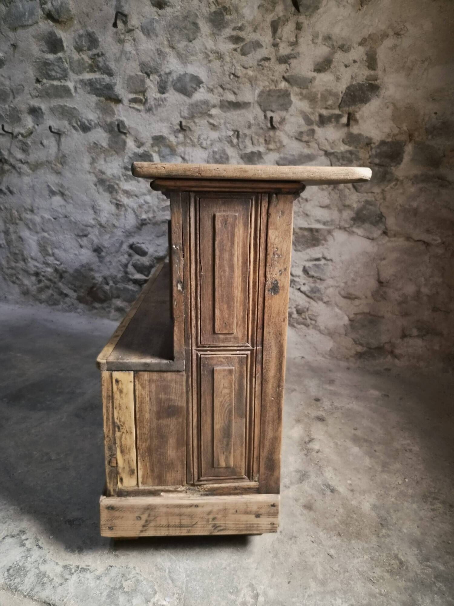 Pharmacy counter in antique oak / kitchen island, circa 1870–1900