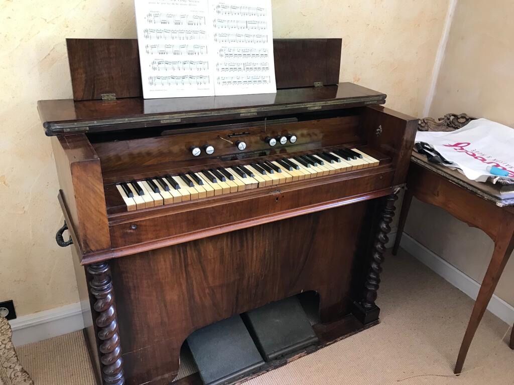 Old English harmonium mahogany bellows, nineteenth