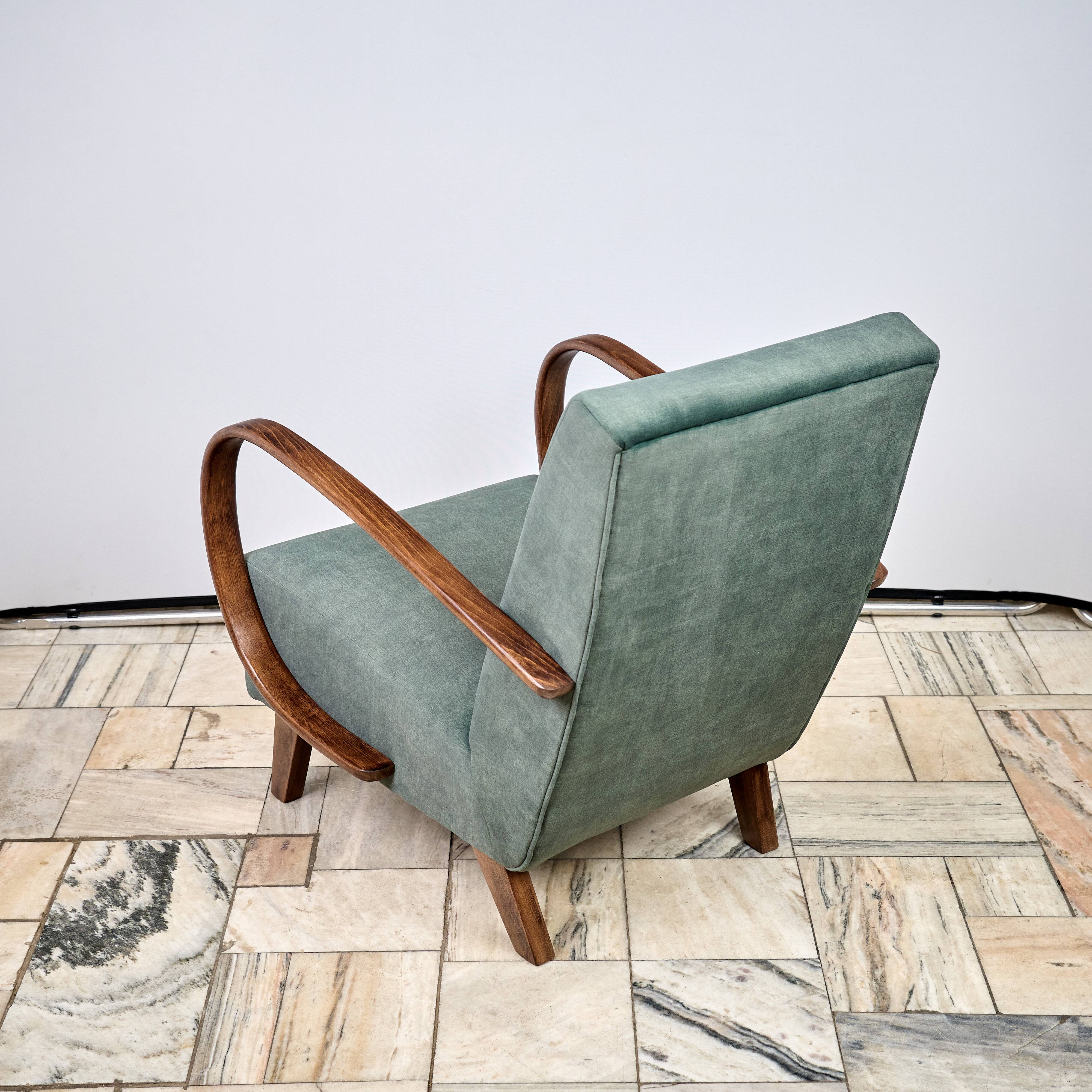H 410 Armchair designed by Jindrich Halabala, 1940s, Czechoslovakia