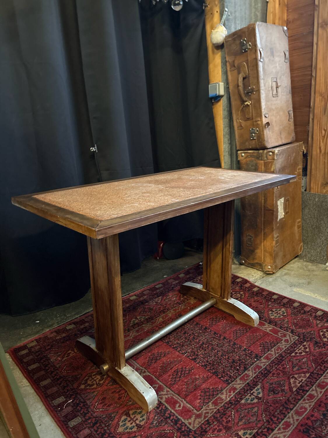 Vintage bistro table in wood and metal – Authentic & sturdy