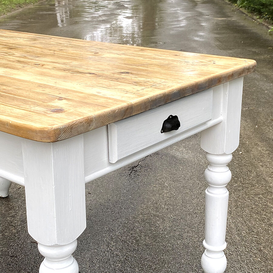 Table wood turned feet