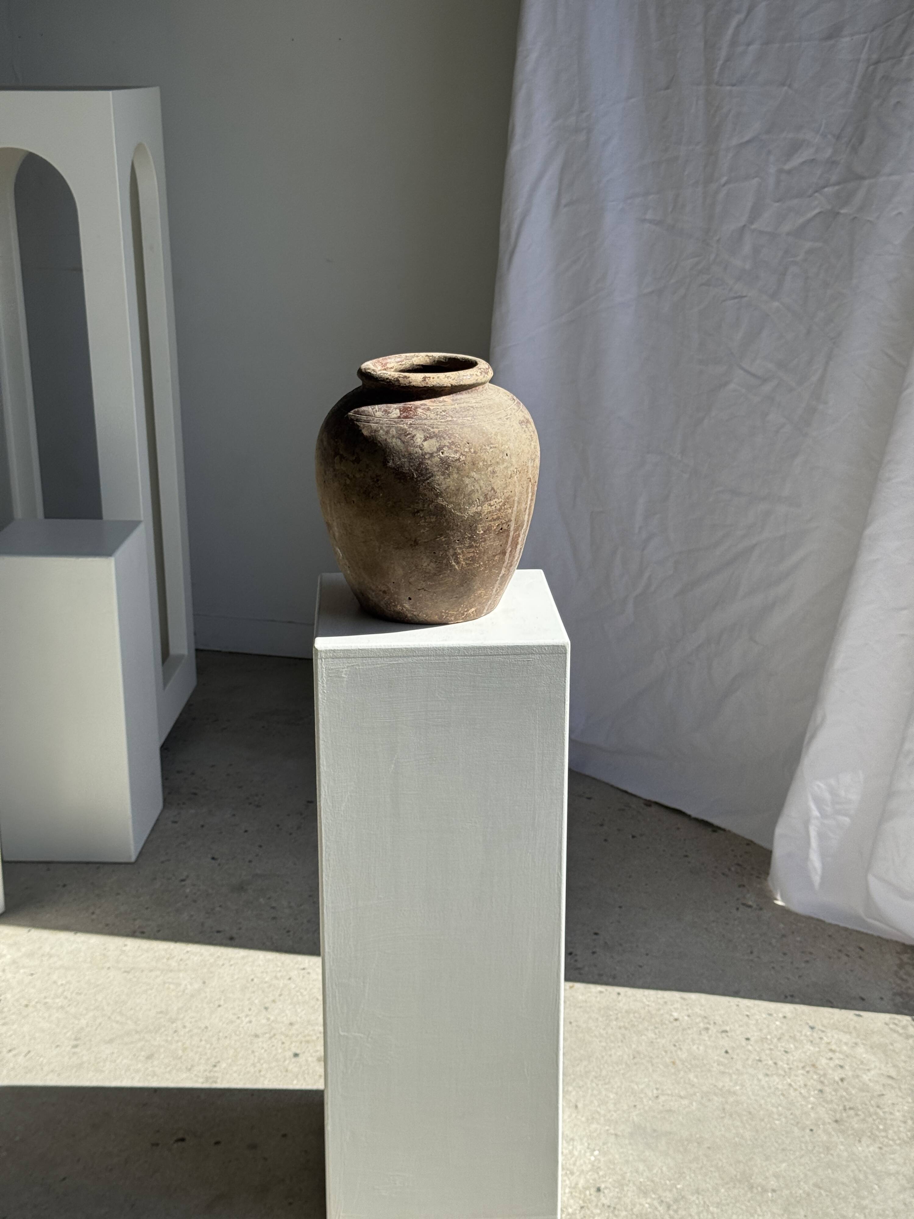 Borneo vase in brown terracotta (1) H35 D23