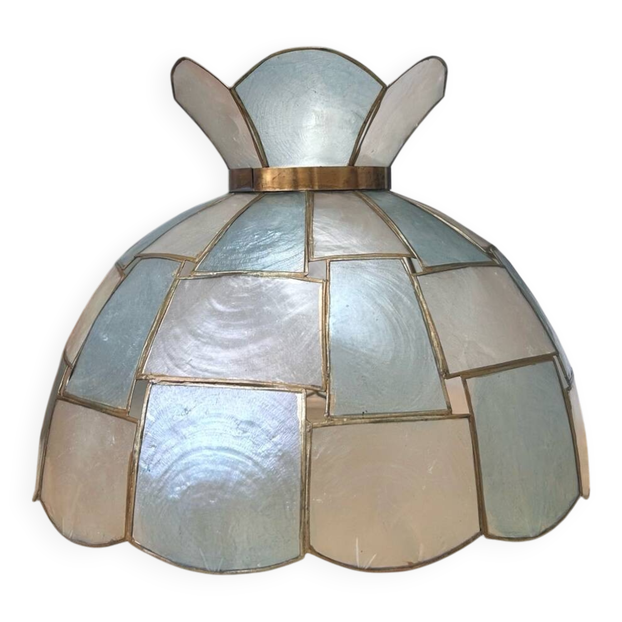Mother-of-pearl pendant "Illusion"