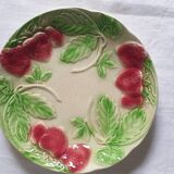 Six slip plates with strawberry decoration