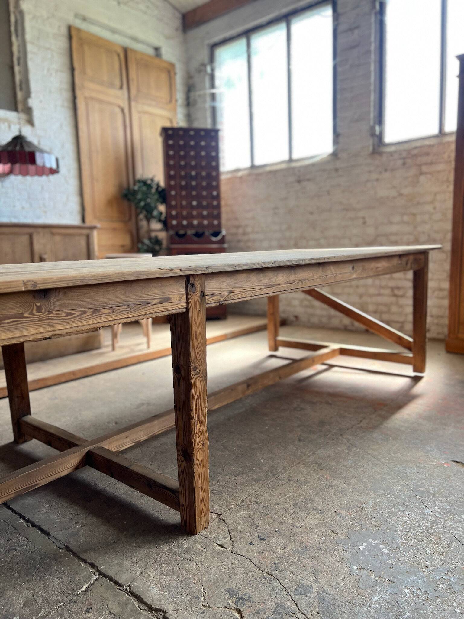 Ancienne grande table de travail