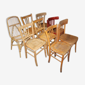 Lot of 8 bistro chairs