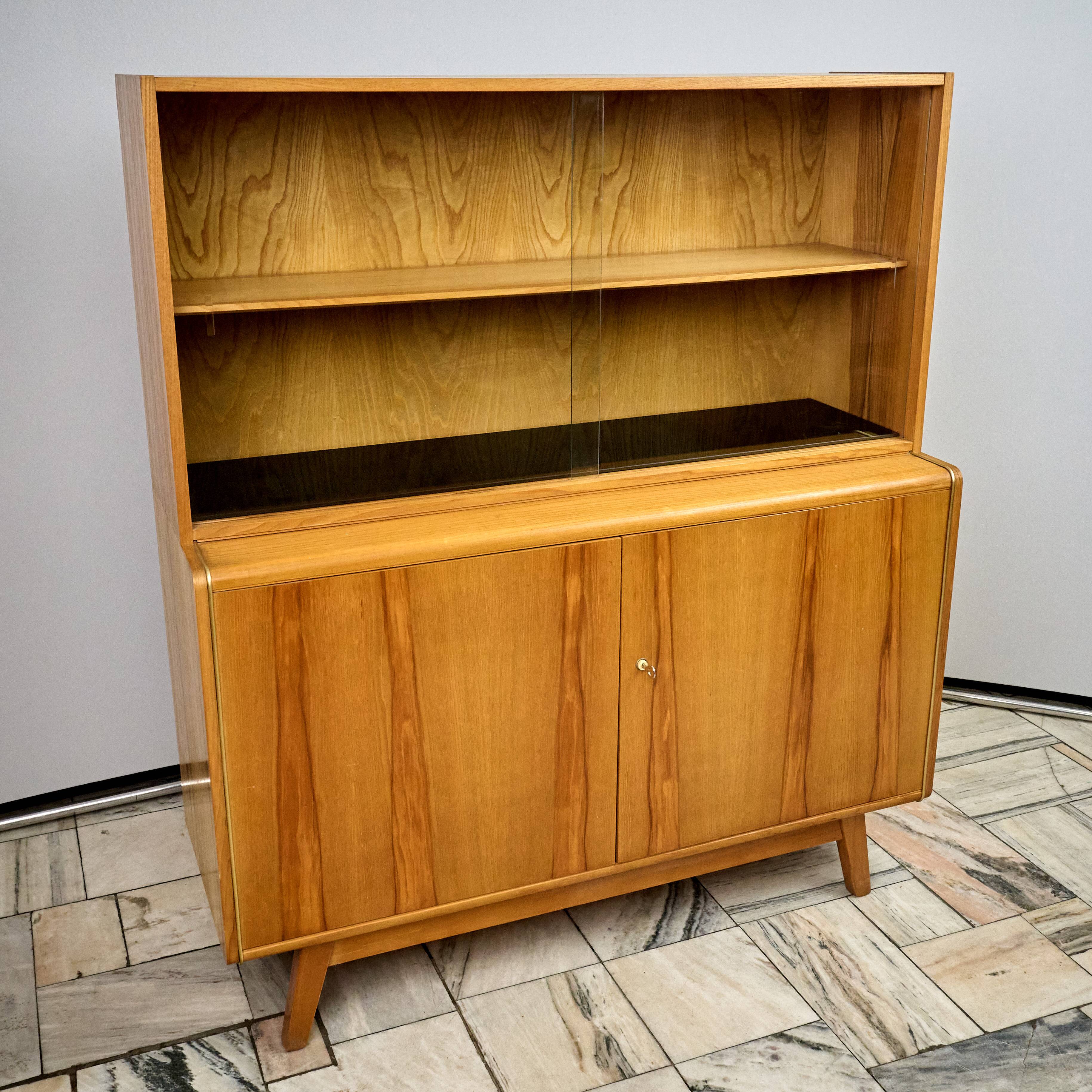 Vitrine par Hubert Nepožitek et Bohumil Landsman pour Jitona, années 1960.