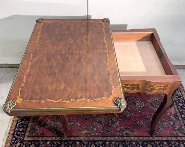 Table à jeu en marqueterie de style Louis XV époque fin XIXème