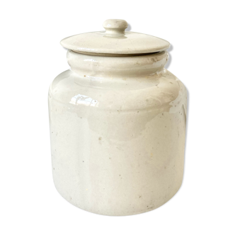 Sandstone pot with lid