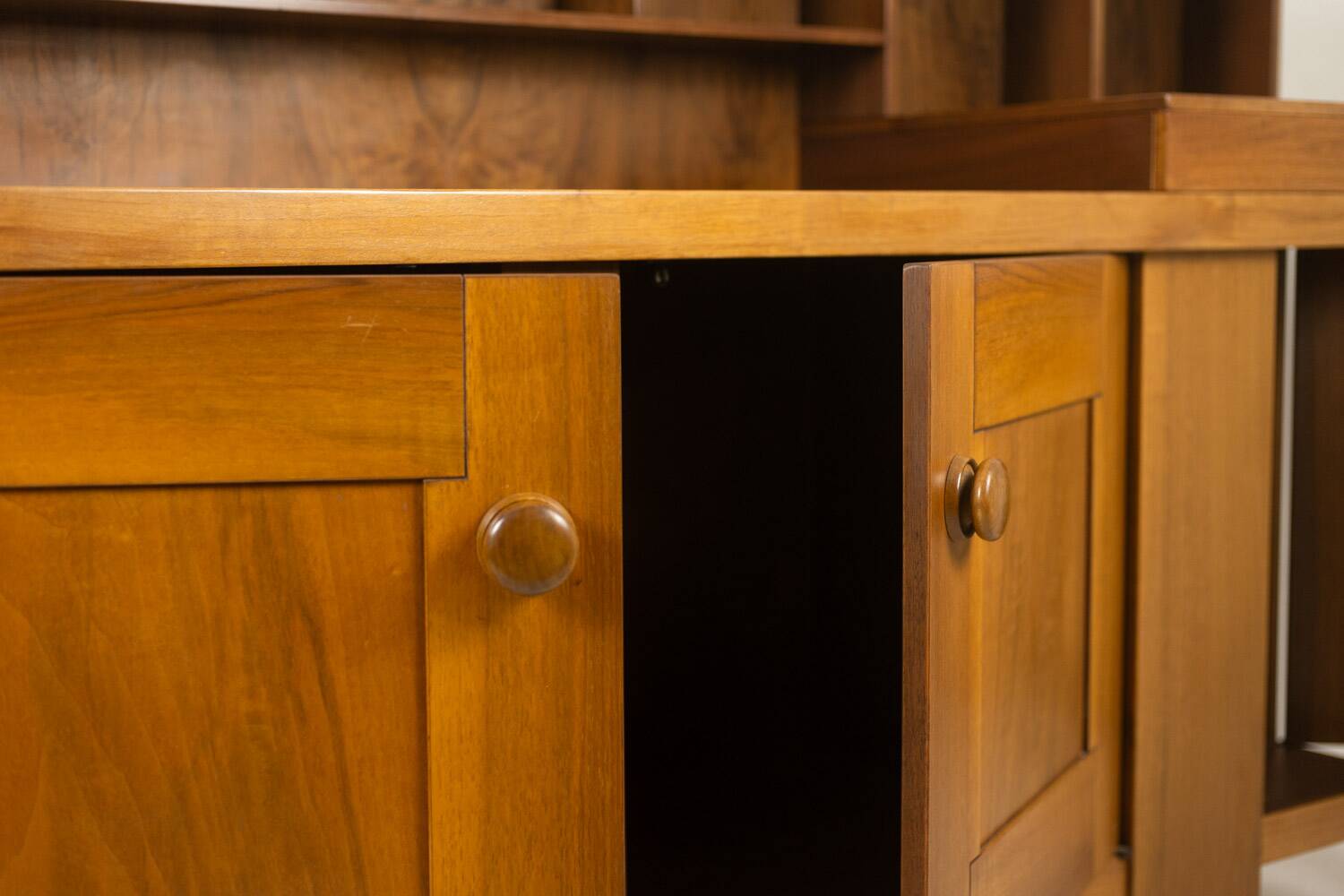Silvio Coppola, for Bernini. Walnut enfilade with gradin. 1960s.