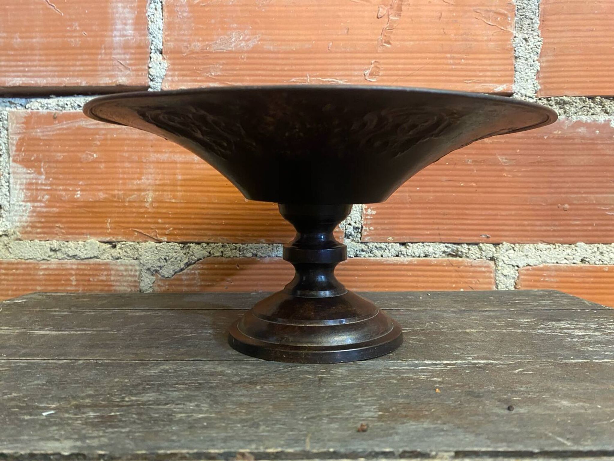 Coupe à Fruits Ancienne Plat En Métal Bordeaux Décor Moulé Vintage #D6