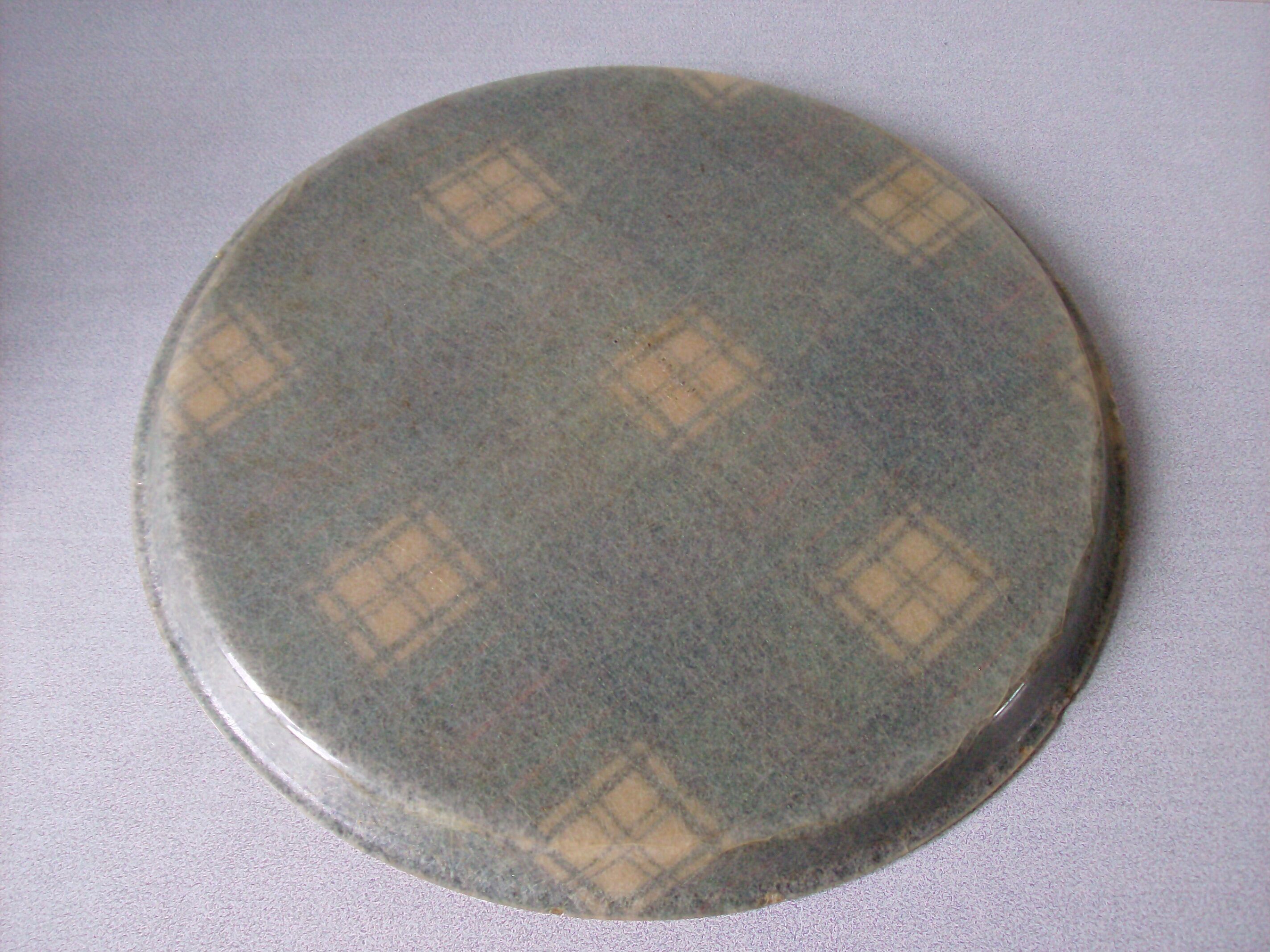 Serving tray round fiberglass 1960s/70s scottish décor tartan