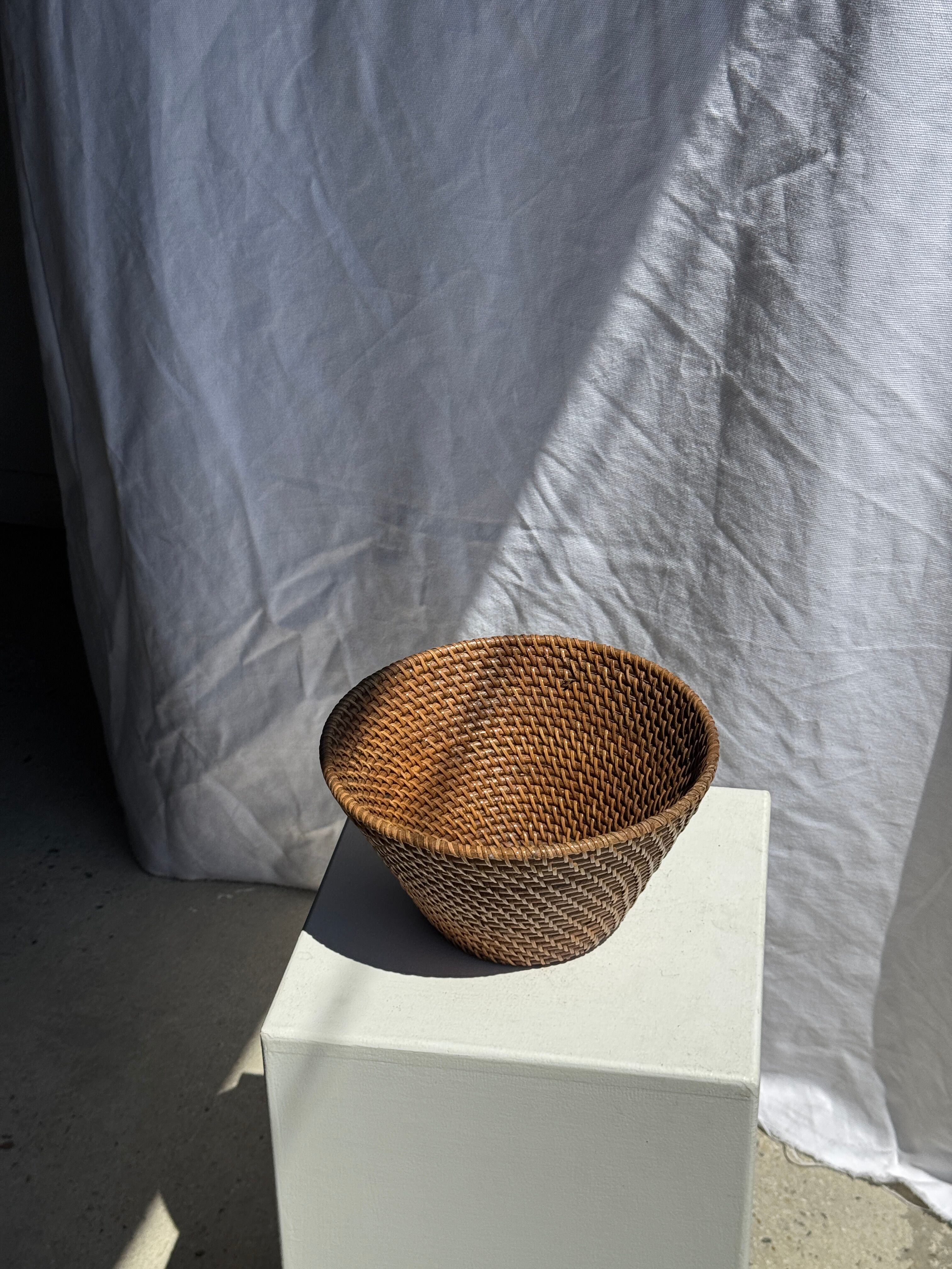 Panier rond en rotin artisanal indonésien D25 H14