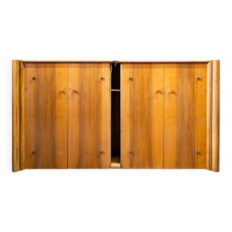 Horizontal four-door sideboard Scuderia in walnut by Carlo Scarpa for Bernini Italy, 1977.