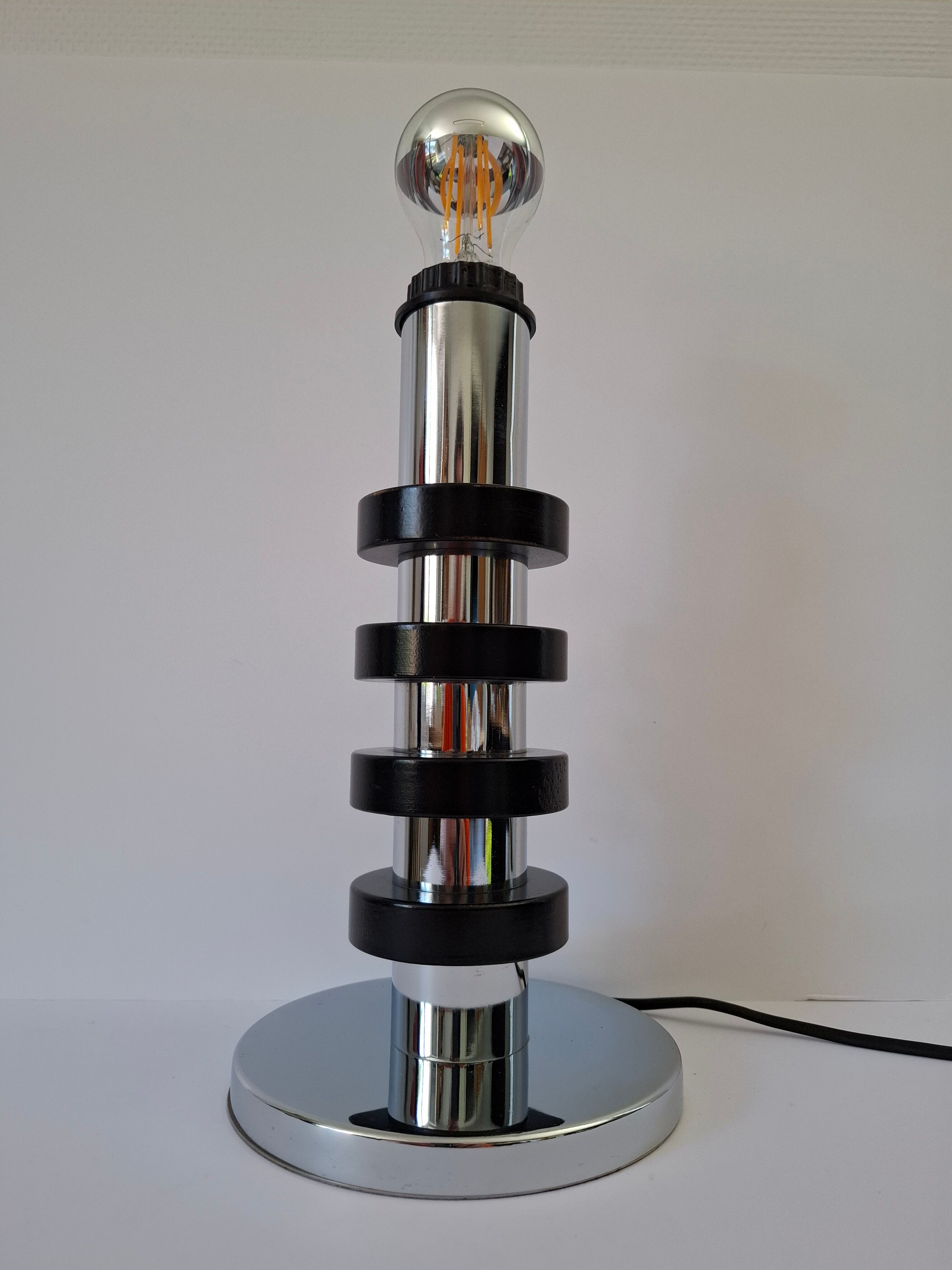Chrome metal and wood lamp base from the 70s.