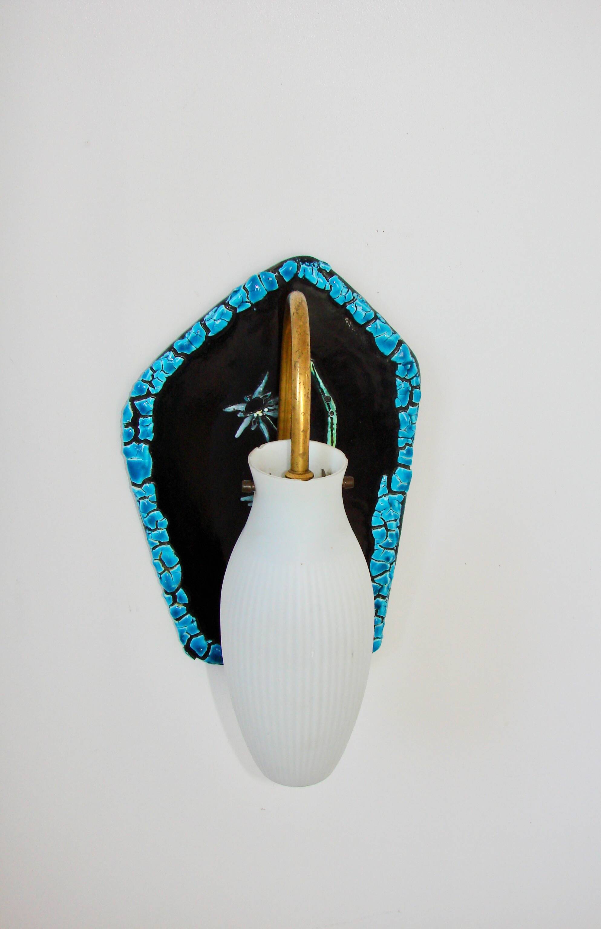 Wall lamp from the 1960s, made of ceramic. Good condition, 1xE14.