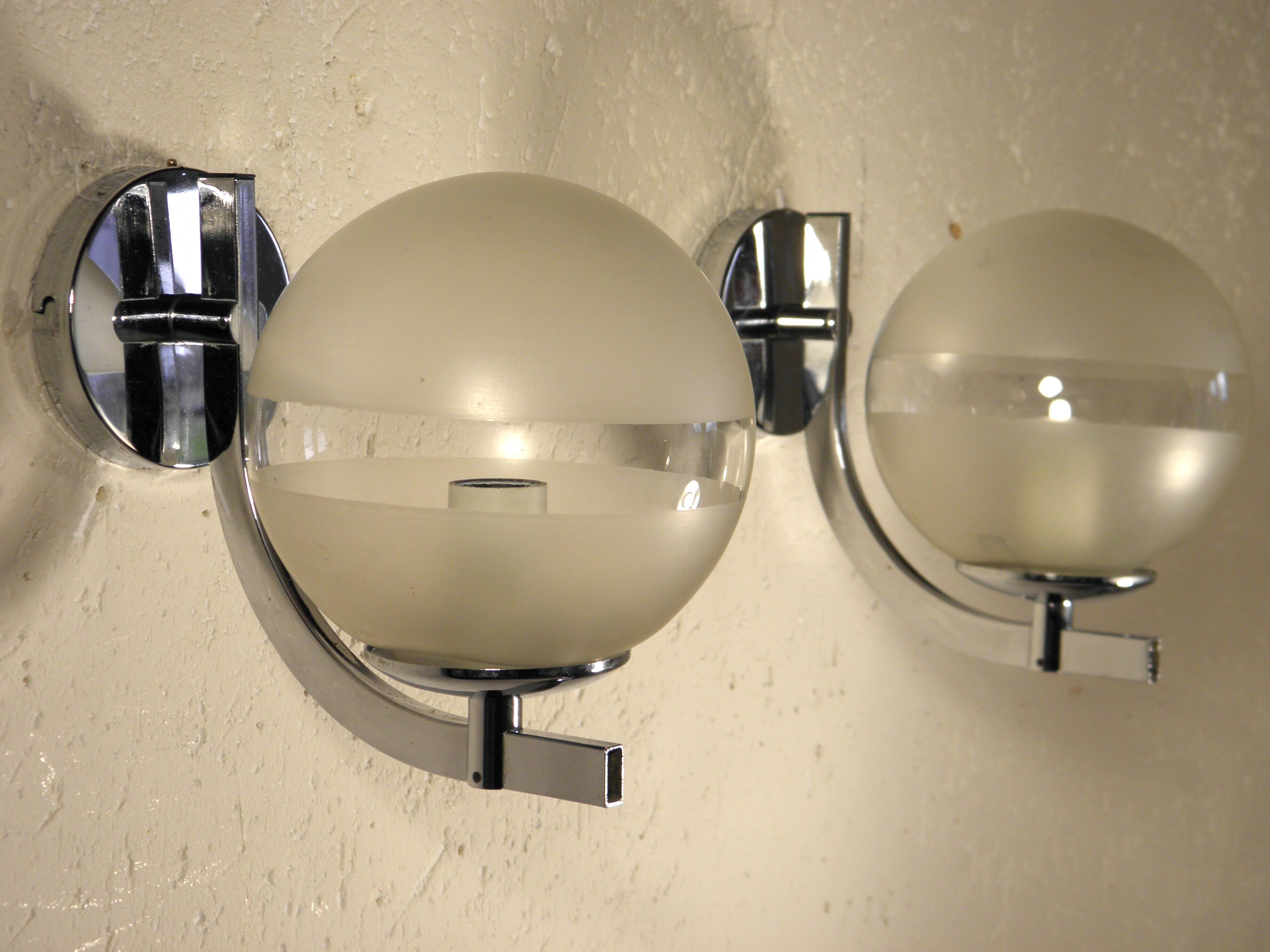 Paire d'appliques verre et chrome 1970