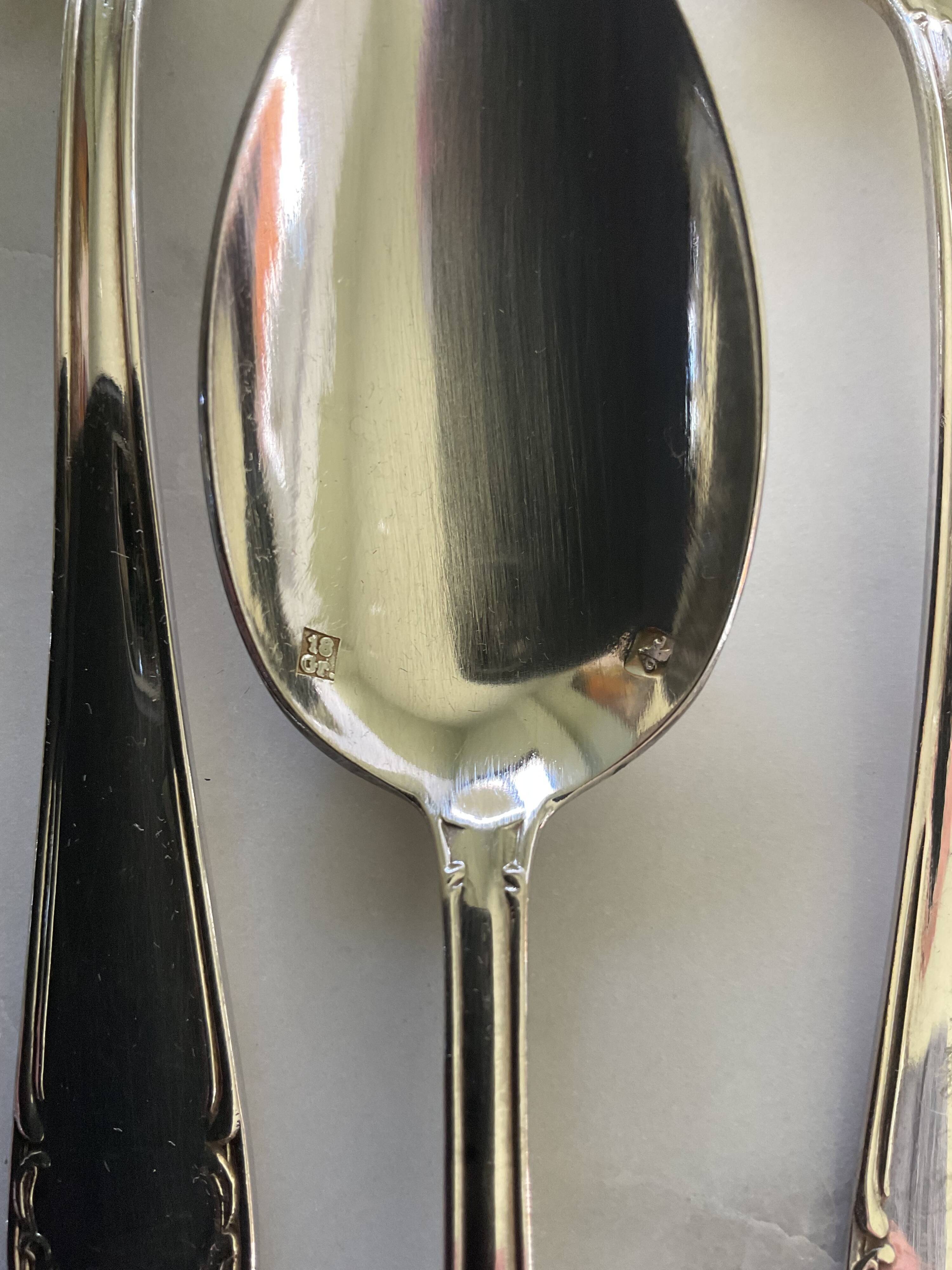 37-piece cutlery set. Silver-plated metal. Vintage