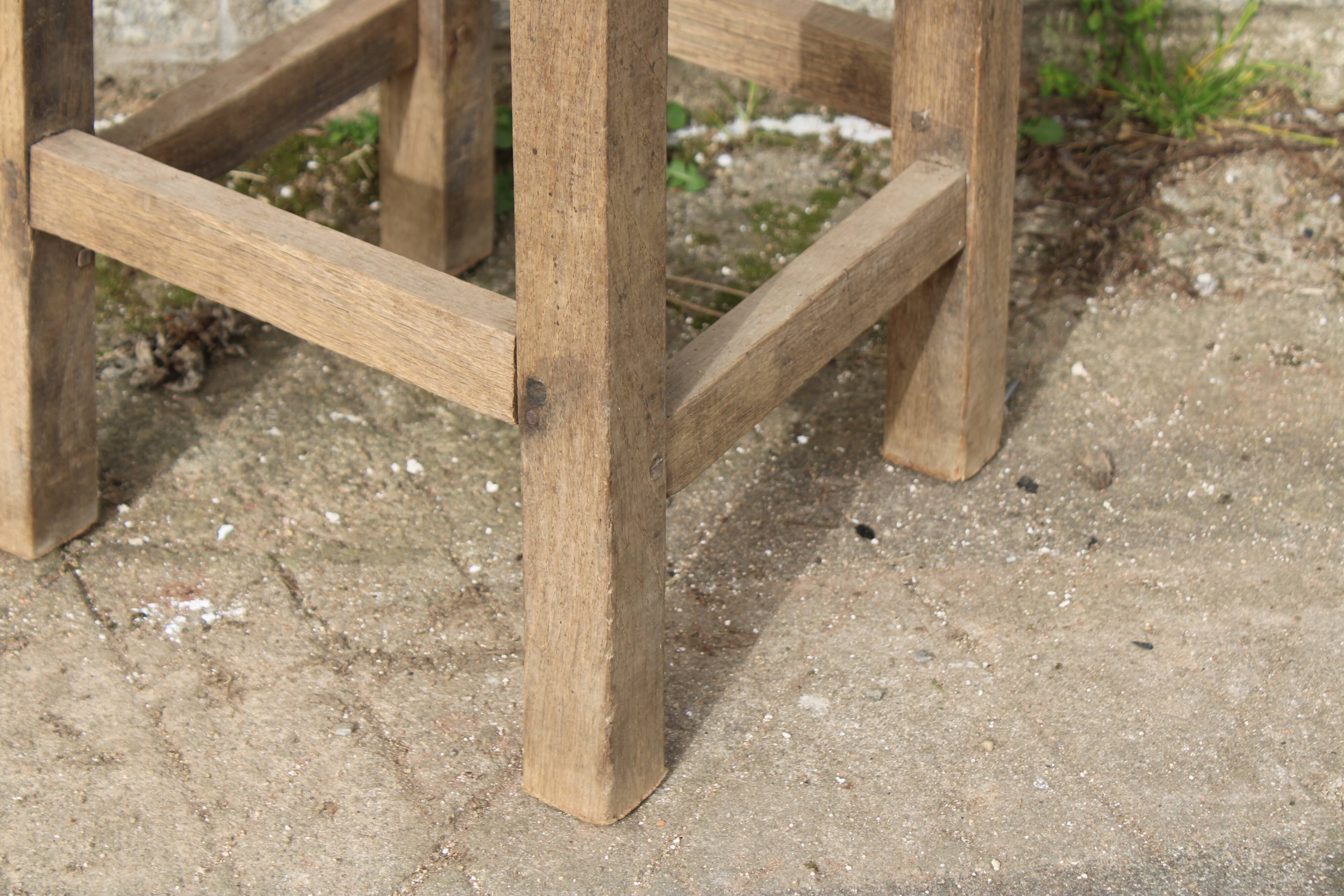 Vintage workshop stool in solid wood – sandblasted