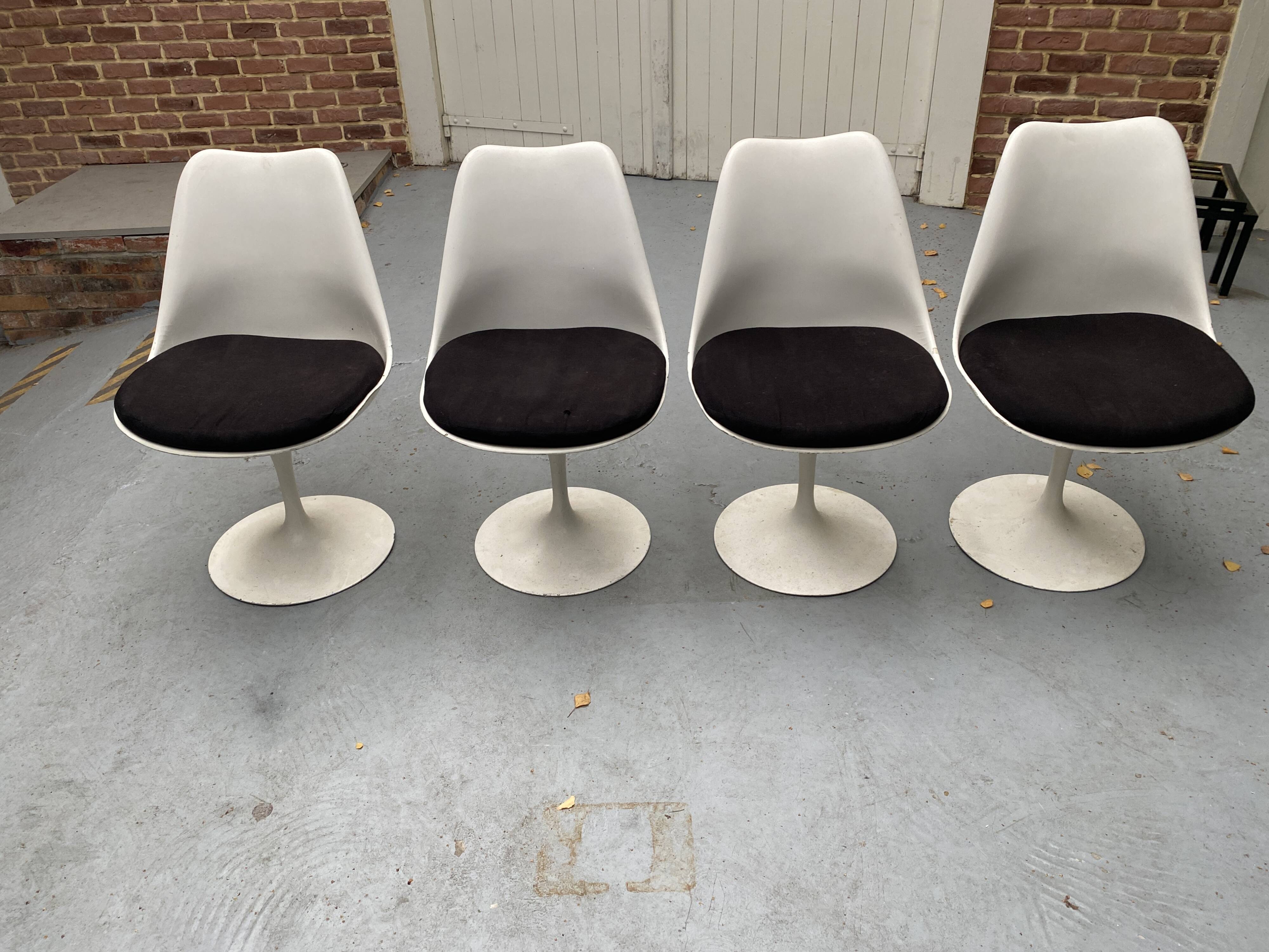4 Saarinen knoll tulip chairs
