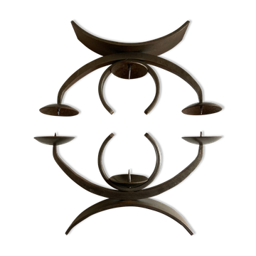 Paire de bougeoirs modernistes en fer battu 1970