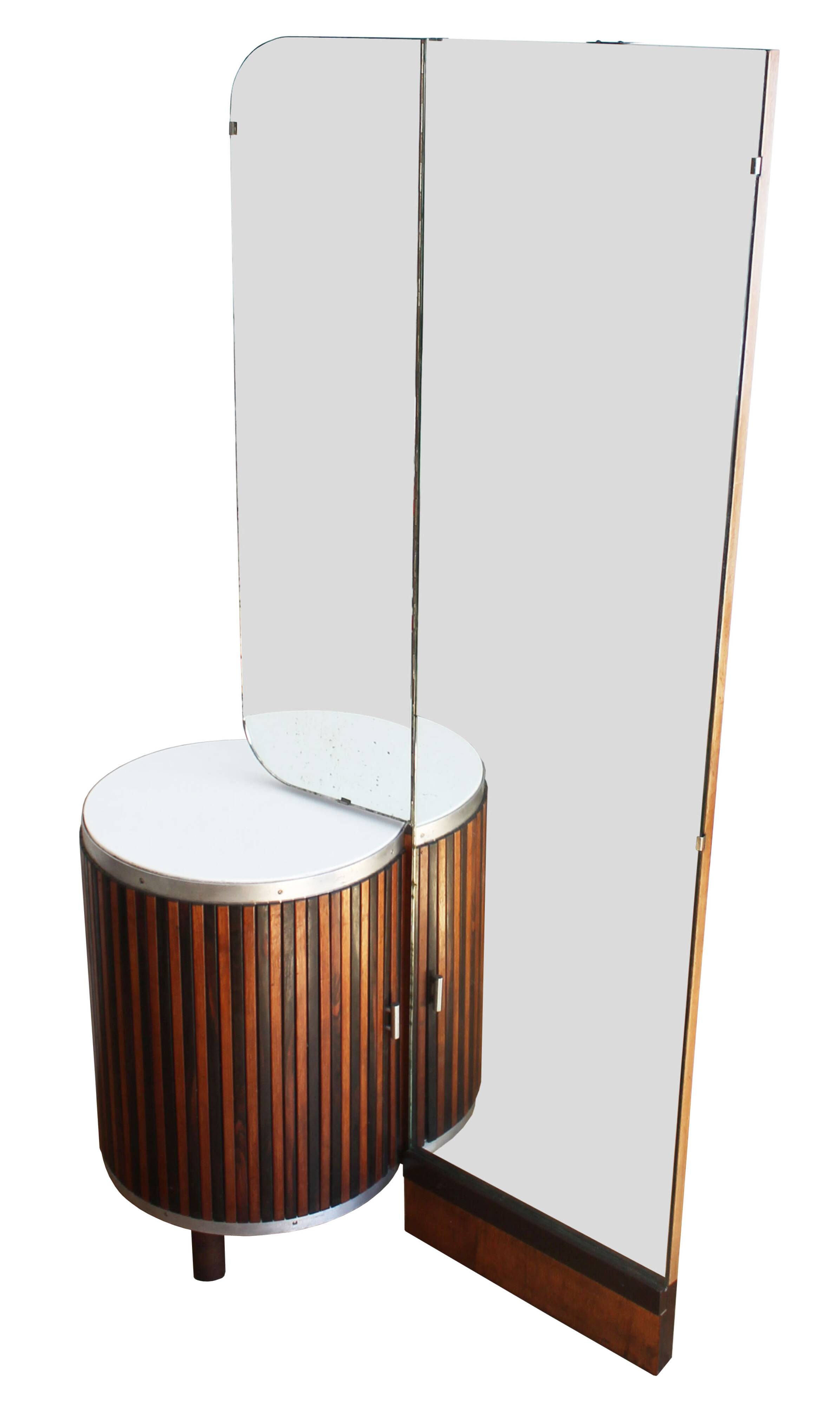 Coiffeuse des années 1930 par UP Brno