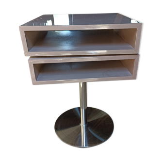 Swivel bedside table
